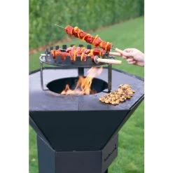 Porte-brochettes Dynamic Centre Pour Brasero Barbecook Nestor 5 Porte-brochettes Dynamic Centre Pour Brasero Barbecook Nestor -Napoleon Magasin bc acc 7455 porte brochettes dynamic brasero barbecook nestor ambiance 2