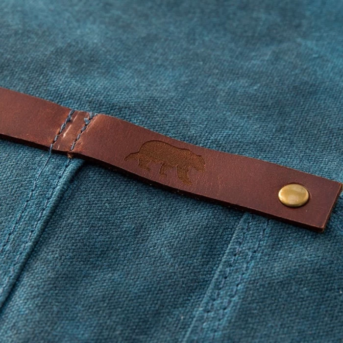 Tablier Barbecue Toile Waxée Alaskan Maker 547 - Bleu Canard 7 Tablier Barbecue Toile Waxée Alaskan Maker 547 - Bleu Canard – Image 7